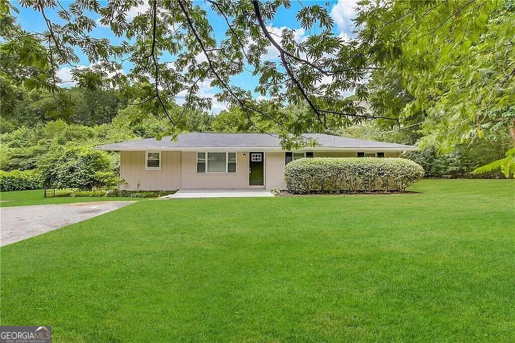Photo one of 5950 Community Se Rd Mableton GA 30126 | MLS 10417103G