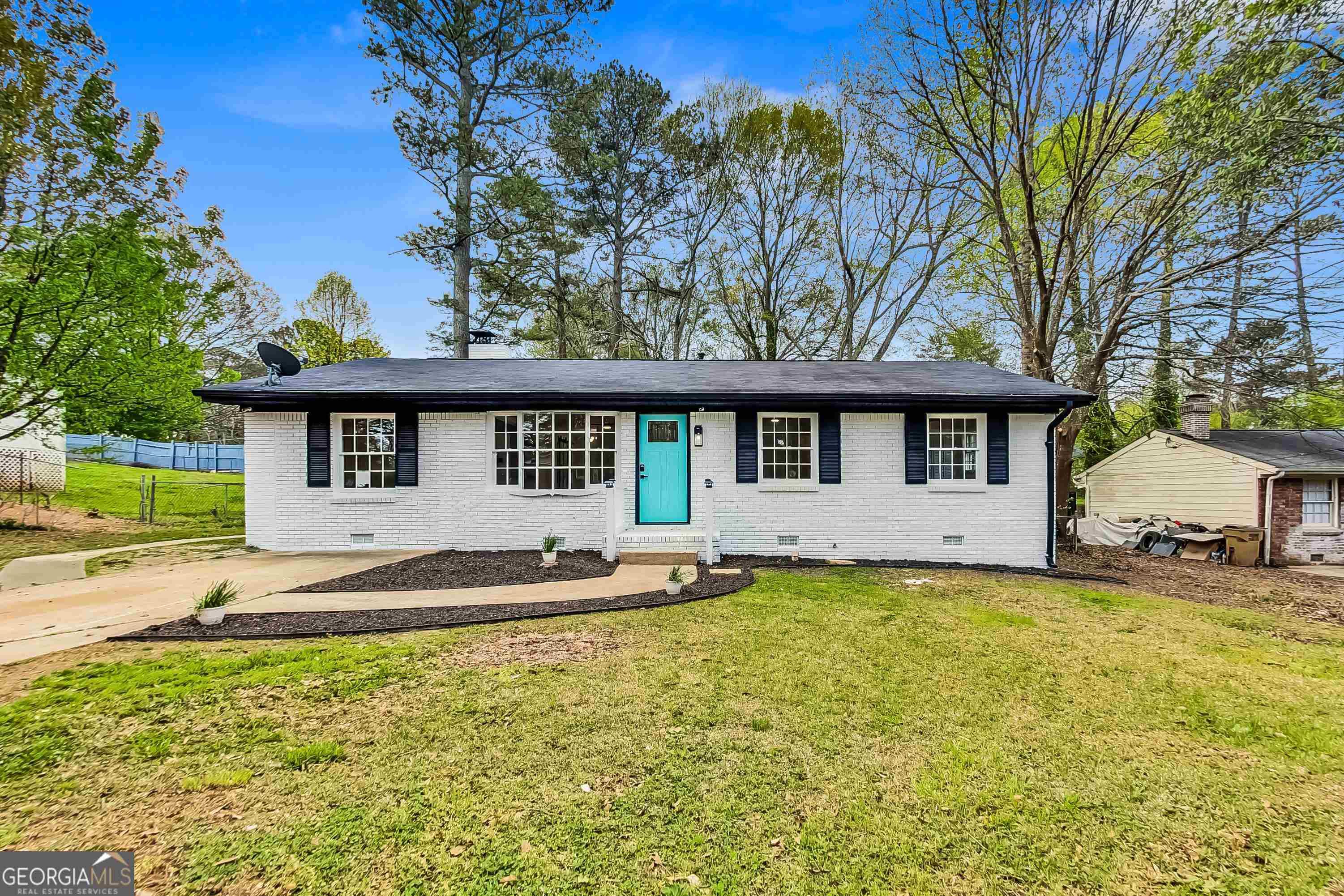 Photo one of 909 Pinecrest Cove Forest Park GA 30297 | MLS 20176723G