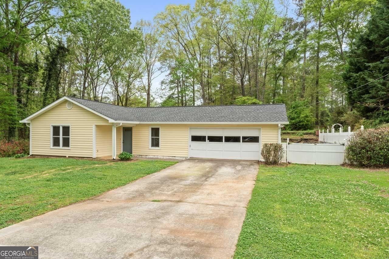 Photo one of 30 Woodland Trce Stockbridge GA 30281 | MLS 20179176G