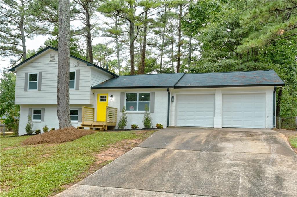 Photo one of 2592 Candler Woods Dr Decatur GA 30032 | MLS 7161023F