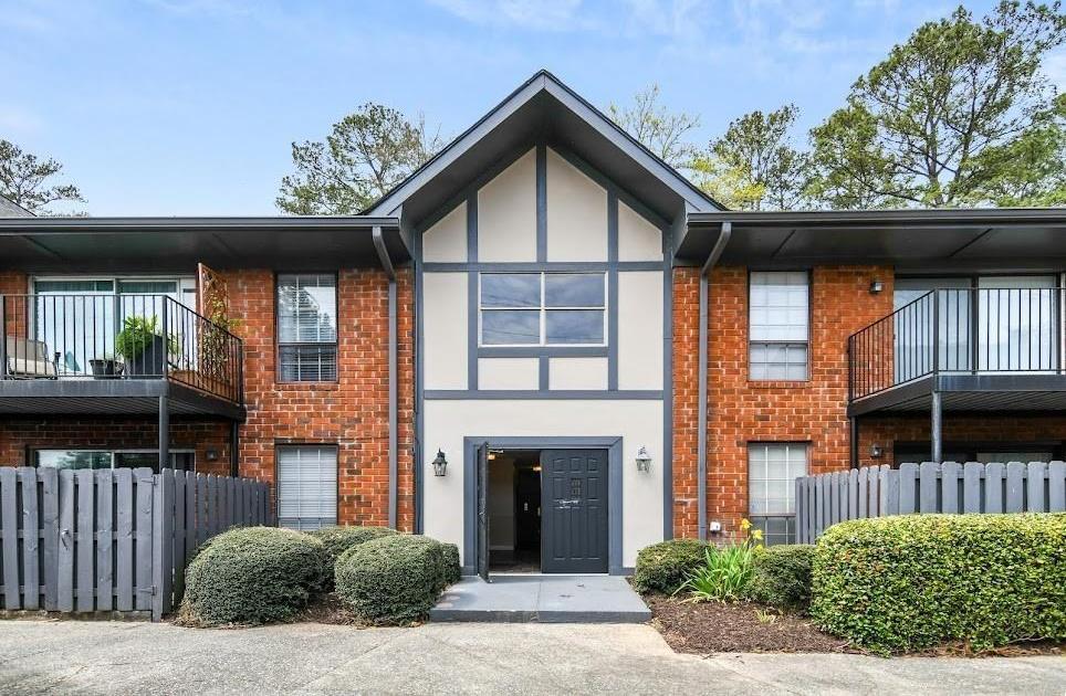 Photo one of 6851 Roswell Rd # A-12 Sandy Springs GA 30328 | MLS 7304608F