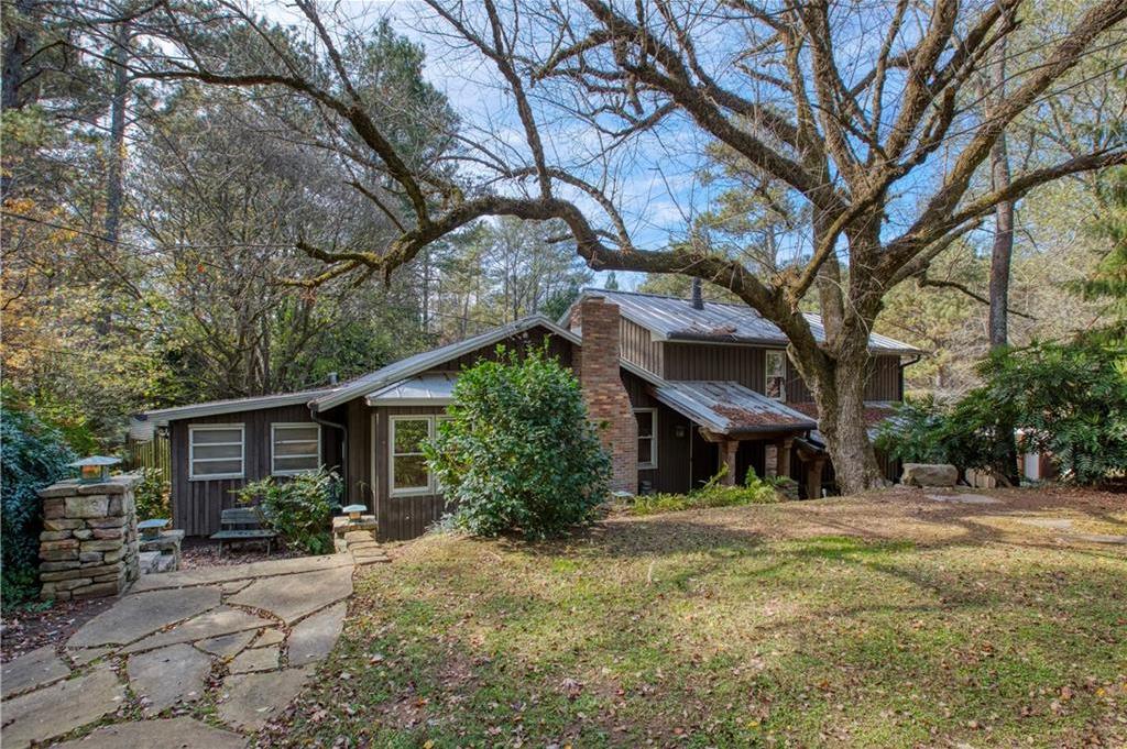 Photo one of 9370 Coleman Rd Roswell GA 30075 | MLS 7323366F