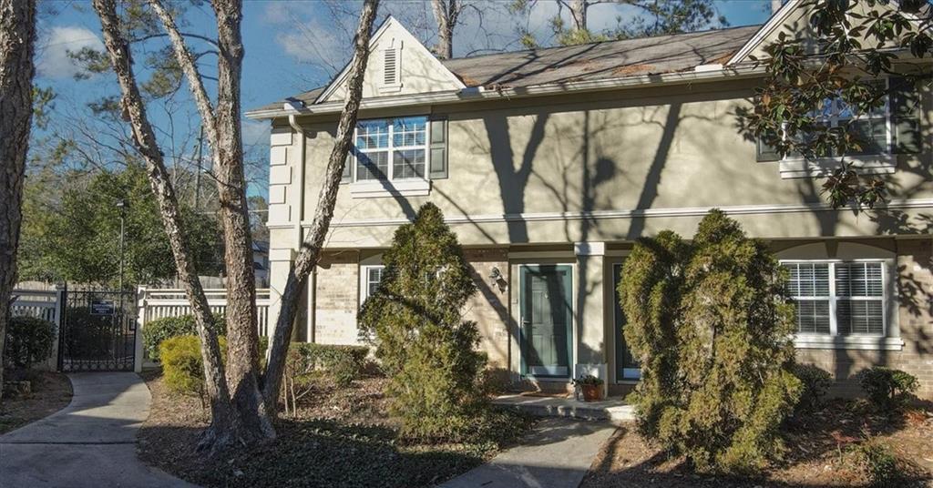 Photo one of 6900 Roswell Rd # C1 Sandy Springs GA 30328 | MLS 7326076F