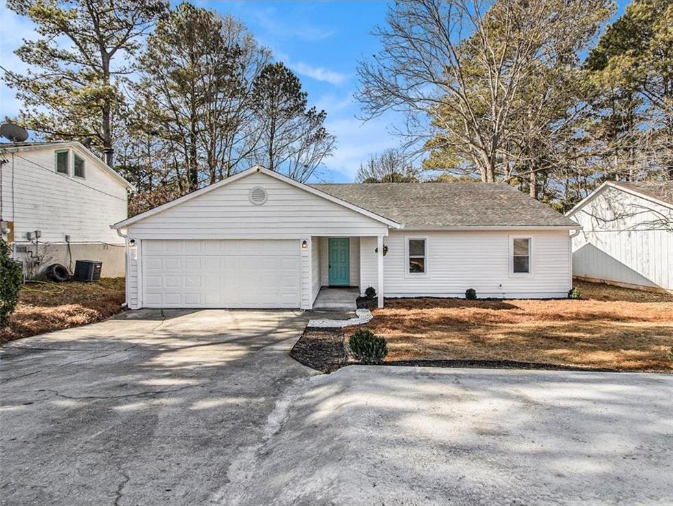 Photo one of 2073 Phillips Rd Lithonia GA 30058 | MLS 7327097F