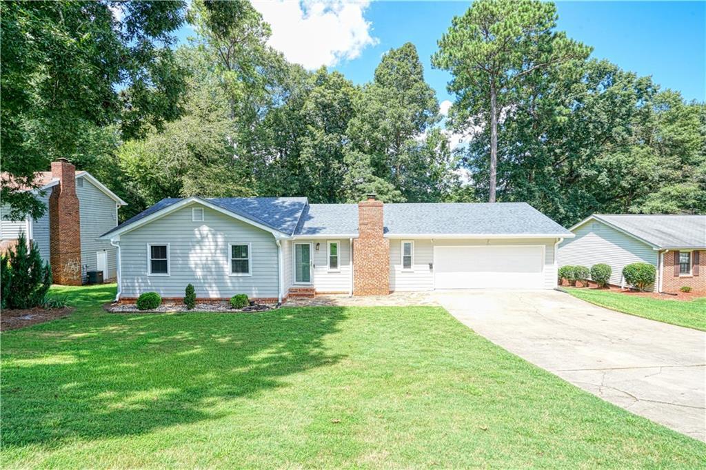Photo one of 600 Almand Branch Se Rd Conyers GA 30094 | MLS 7339852F