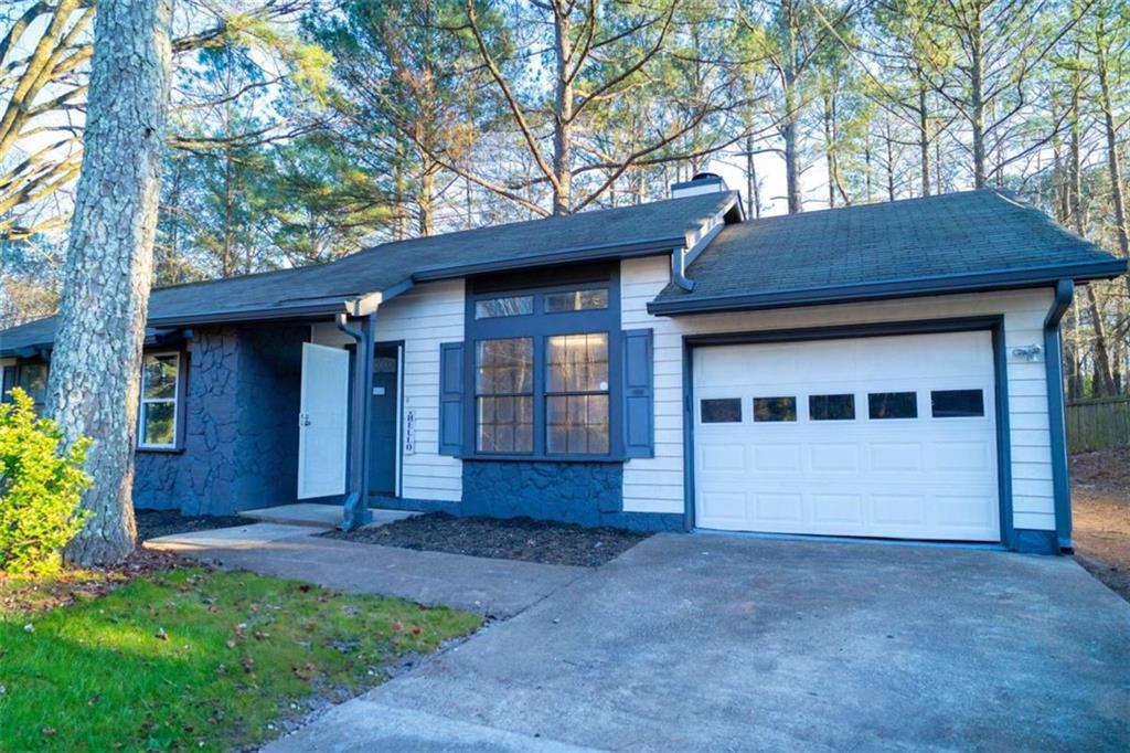 Photo one of 2110 Young Rd Lithonia GA 30058 | MLS 7341641F