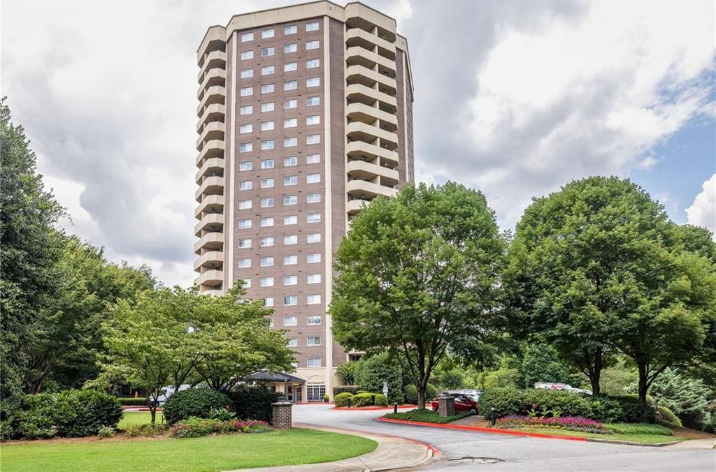Photo one of 1501 Clairmont Rd # 632 Decatur GA 30033 | MLS 7346469F