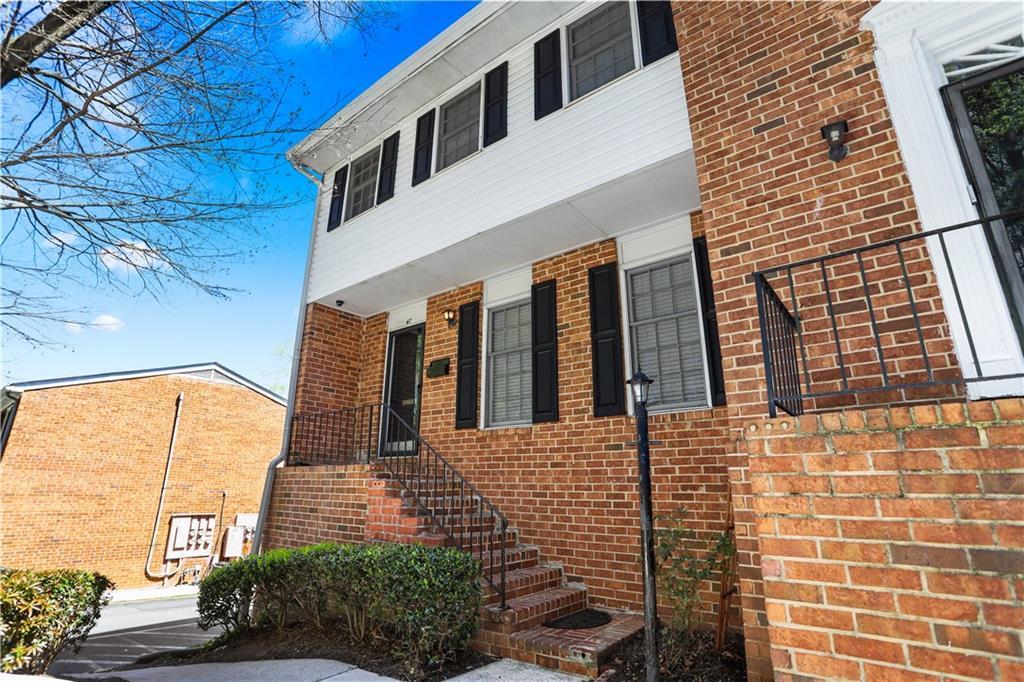 Photo one of 6520 Roswell Rd # 47 Sandy Springs GA 30328 | MLS 7350485F