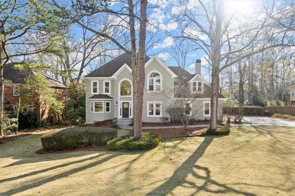 Photo one of 12055 Magnolia Crescent Dr Roswell GA 30075 | MLS 7350852F