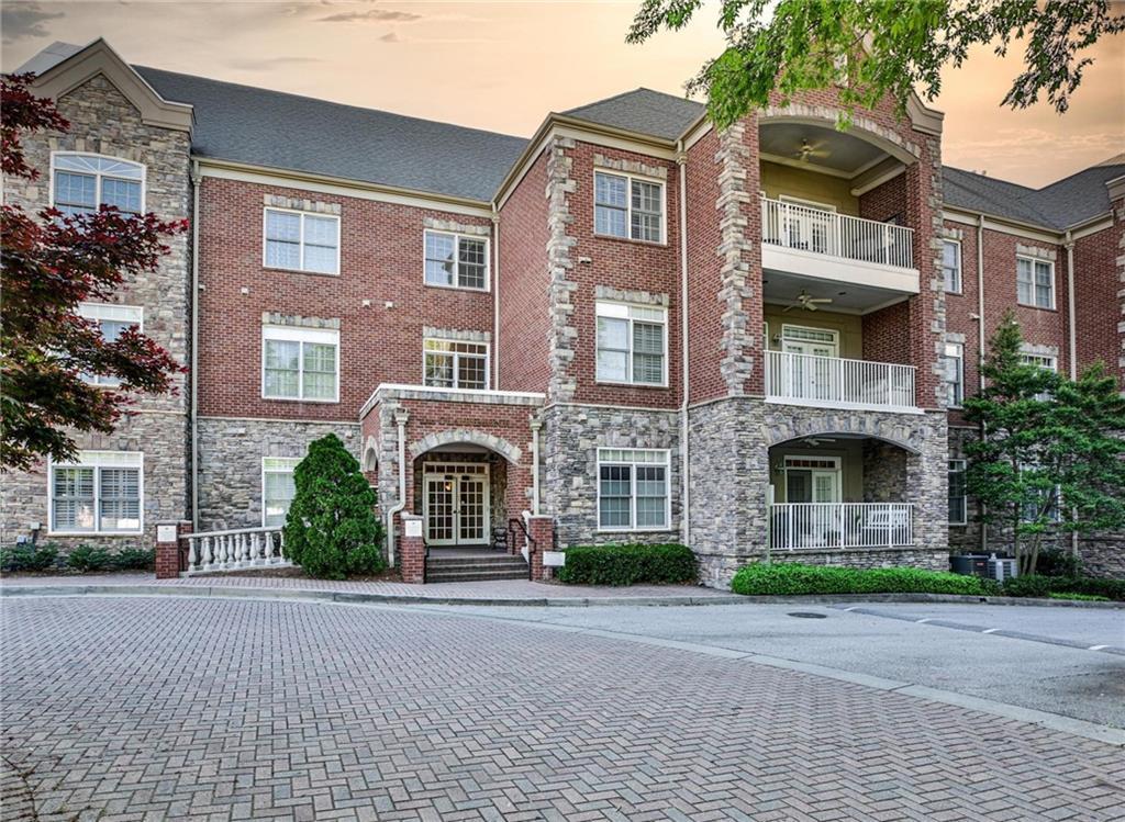 Photo one of 417 Clairemont Ave # 219 Decatur GA 30030 | MLS 7351510F