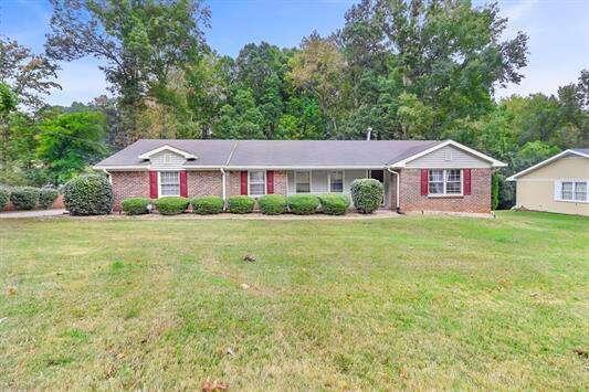 Photo one of 7204 Monarch Dr Riverdale GA 30296 | MLS 7360962F