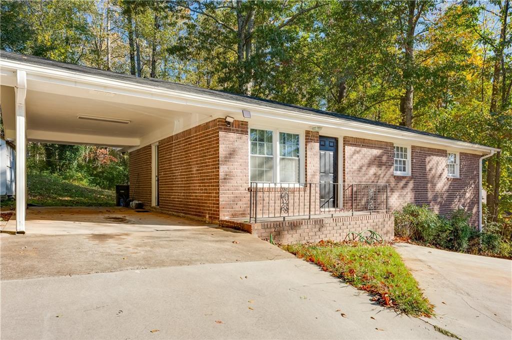 Photo one of 3761 Cherokee Trails Sw Dr Marietta GA 30008 | MLS 7361844F