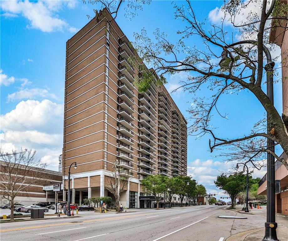 Photo one of 620 Peachtree Ne St # 1803 Atlanta GA 30308 | MLS 7362866F