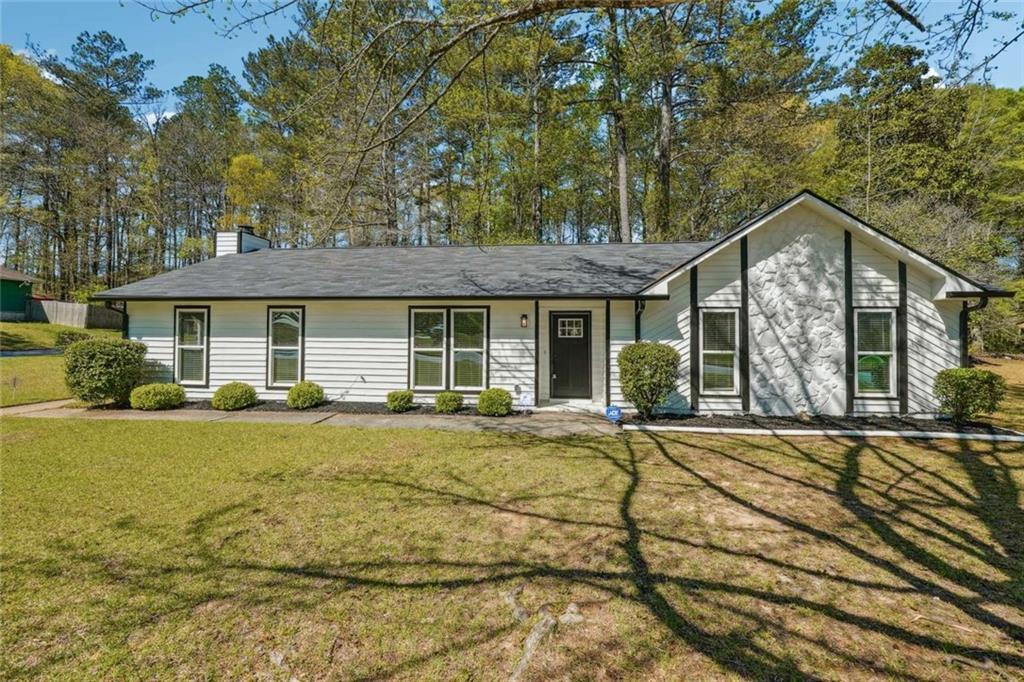 Photo one of 6960 Hassana Ln Fairburn GA 30213 | MLS 7367077F