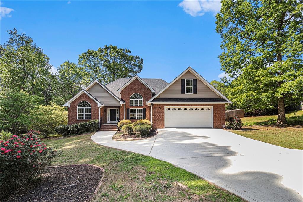 Photo one of 190 Willow Springs Dr Covington GA 30016 | MLS 7369647F