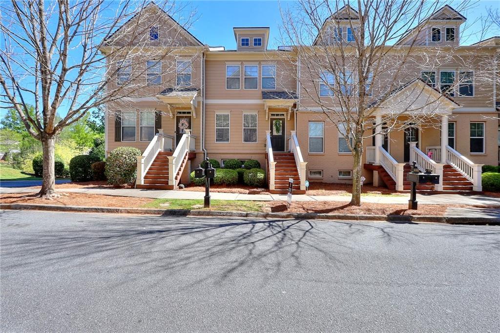 Photo one of 682 Village Field Ct Suwanee GA 30024 | MLS 7370208F