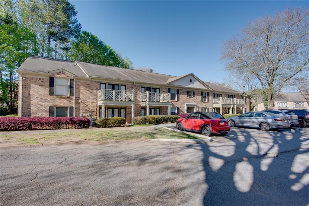 Photo one of 3650 Ashford Dunwoody Ne Rd # 422 Atlanta GA 30319 | MLS 7370385F