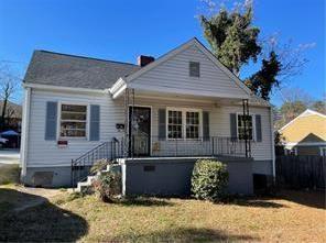 Photo one of 2725 Blount St East Point GA 30344 | MLS 7370920F