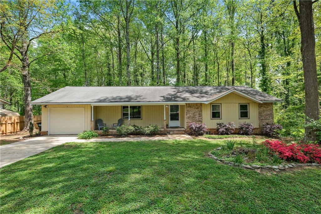 Photo one of 2831 Tiffany Sw Dr Marietta GA 30008 | MLS 7371092F