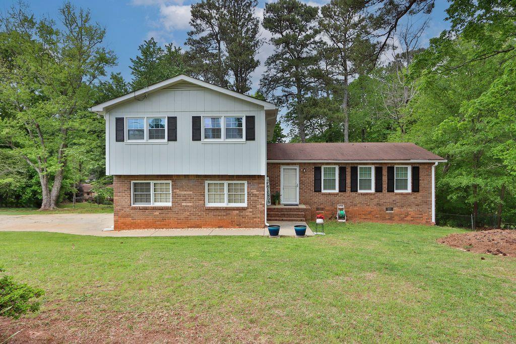 Photo one of 2527 Old Peachtree Rd Duluth GA 30097 | MLS 7371872F