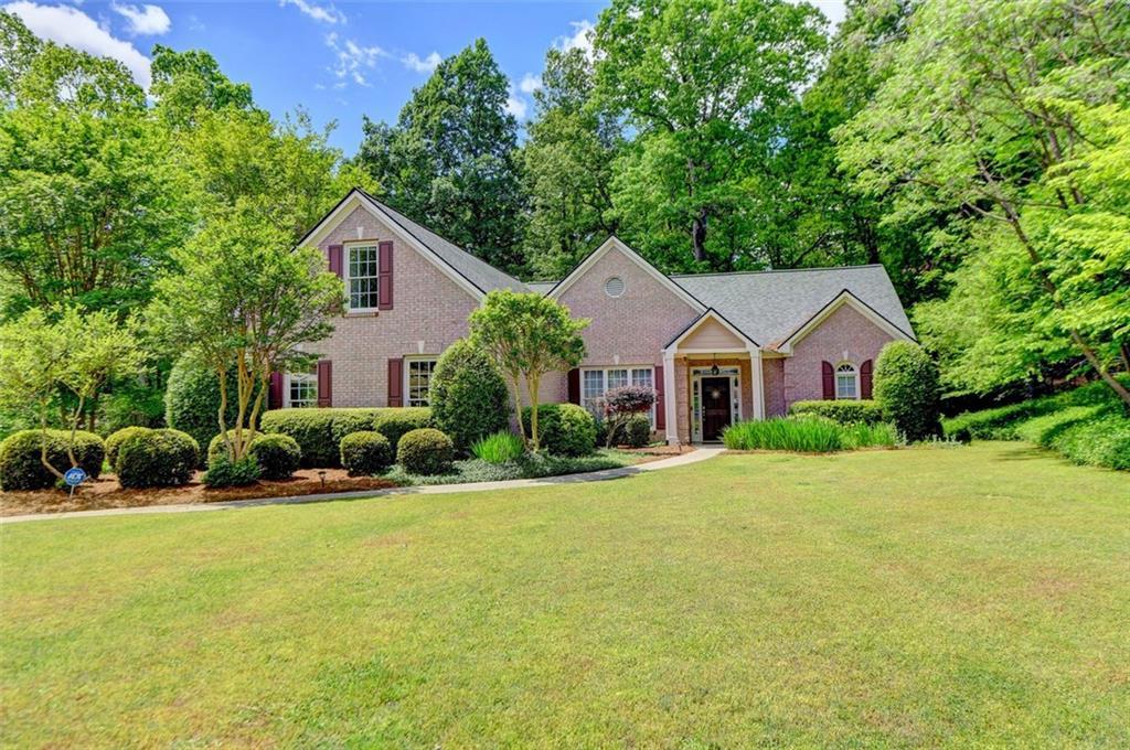 Photo one of 500 Firelite Ln Suwanee GA 30024 | MLS 7374089F