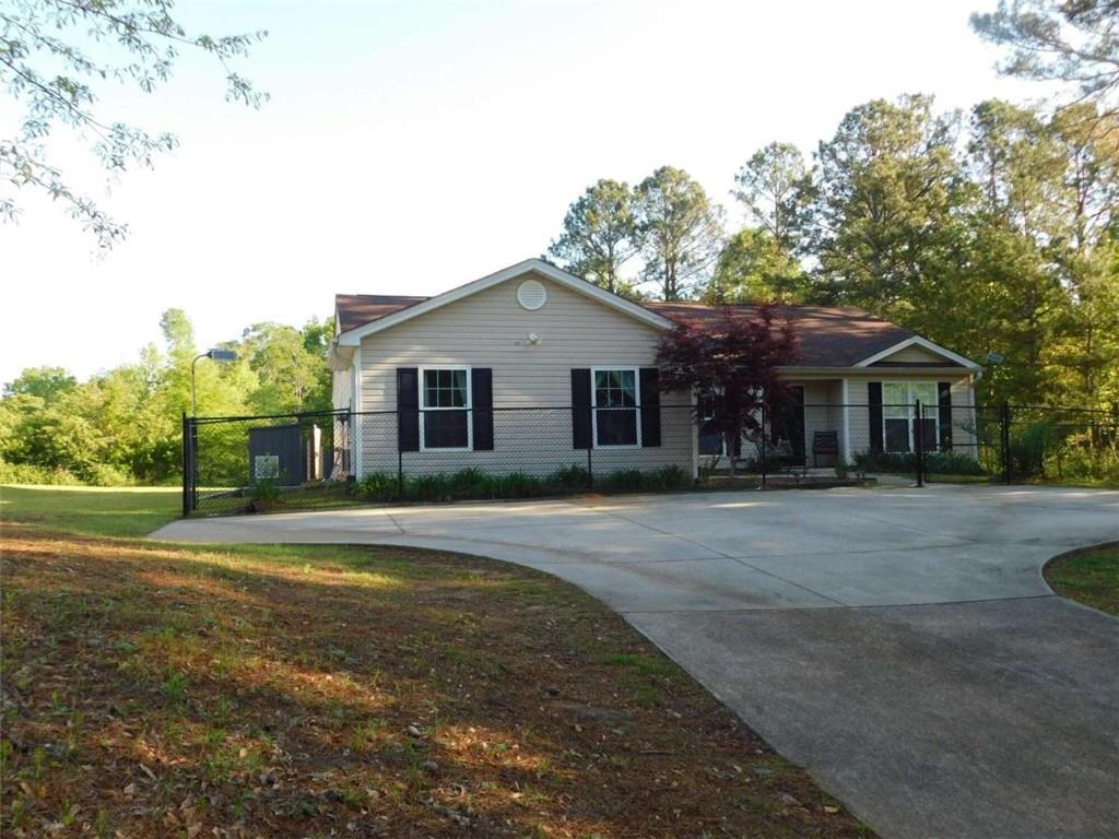 Photo one of 2033 Lake Paradise Road Rd Villa Rica GA 30180 | MLS 7374090F