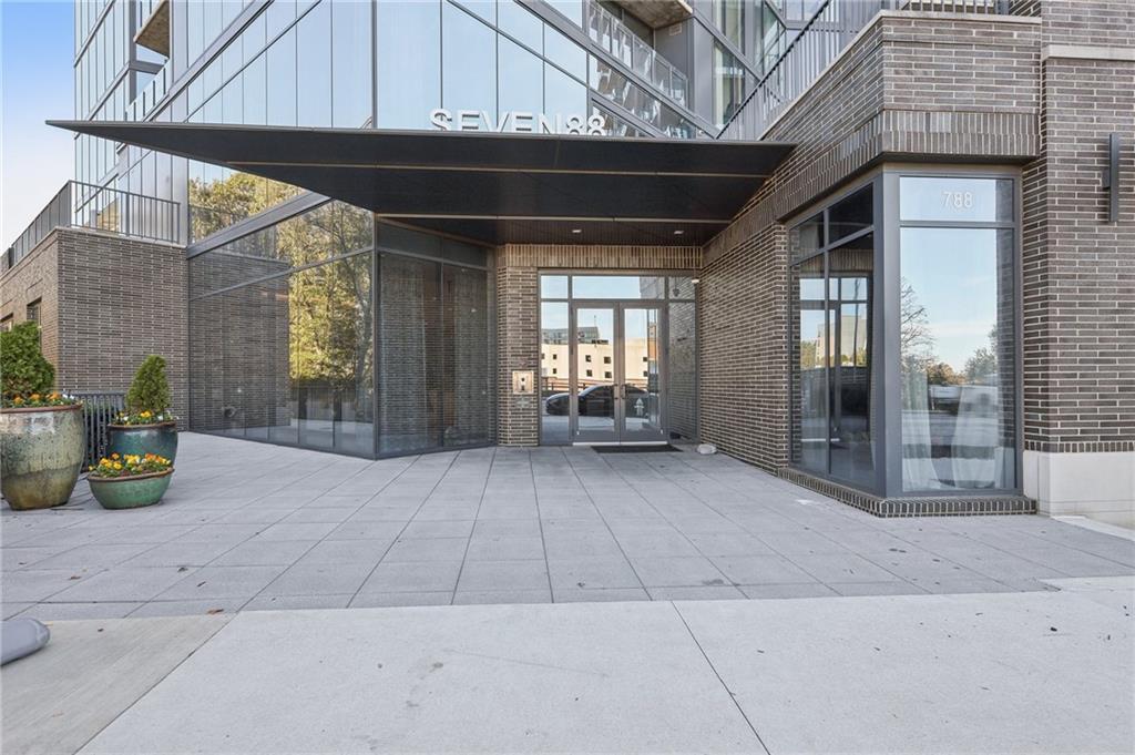 Photo one of 788 W Marietta Nw St # 403 Atlanta GA 30318 | MLS 7497884F