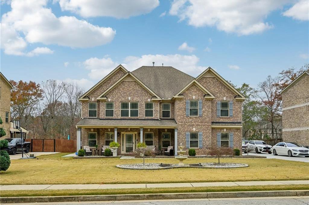 Three-car garage home in Henry County Georgia neighborhood