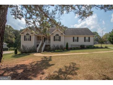 Photo one of 17 Strathmore Dr Sharpsburg GA 30277 | MLS 10384575