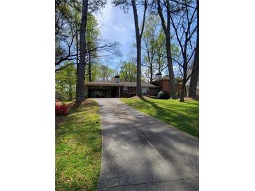 Photo one of 902 Roanoke Dr Marietta GA 30066 | MLS 7357975