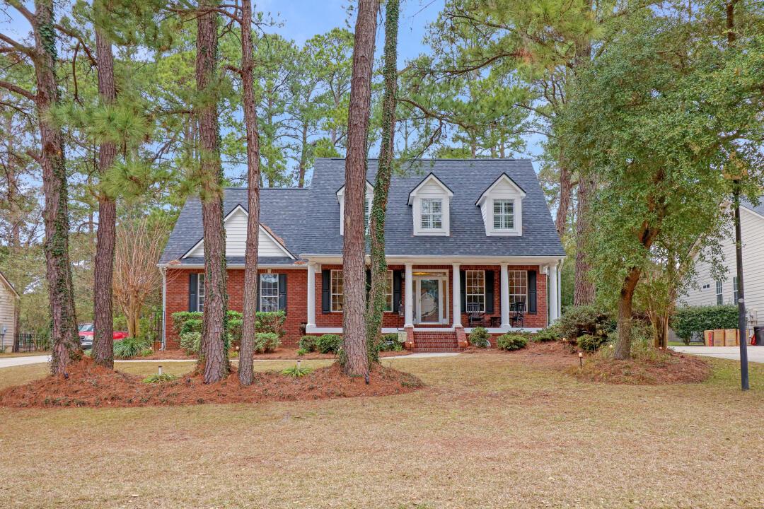 Photo one of 316 Clubview Rd Summerville SC 29485 | MLS 24002192