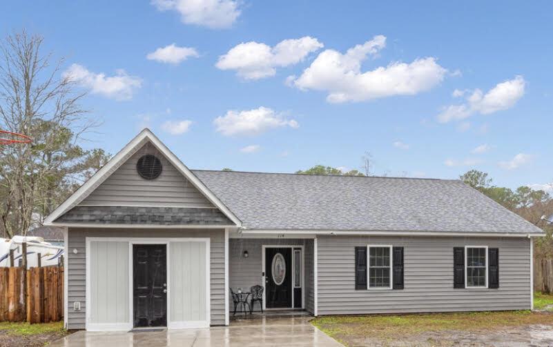 Photo one of 114 Beverly Dr Ladson SC 29456 | MLS 24003692
