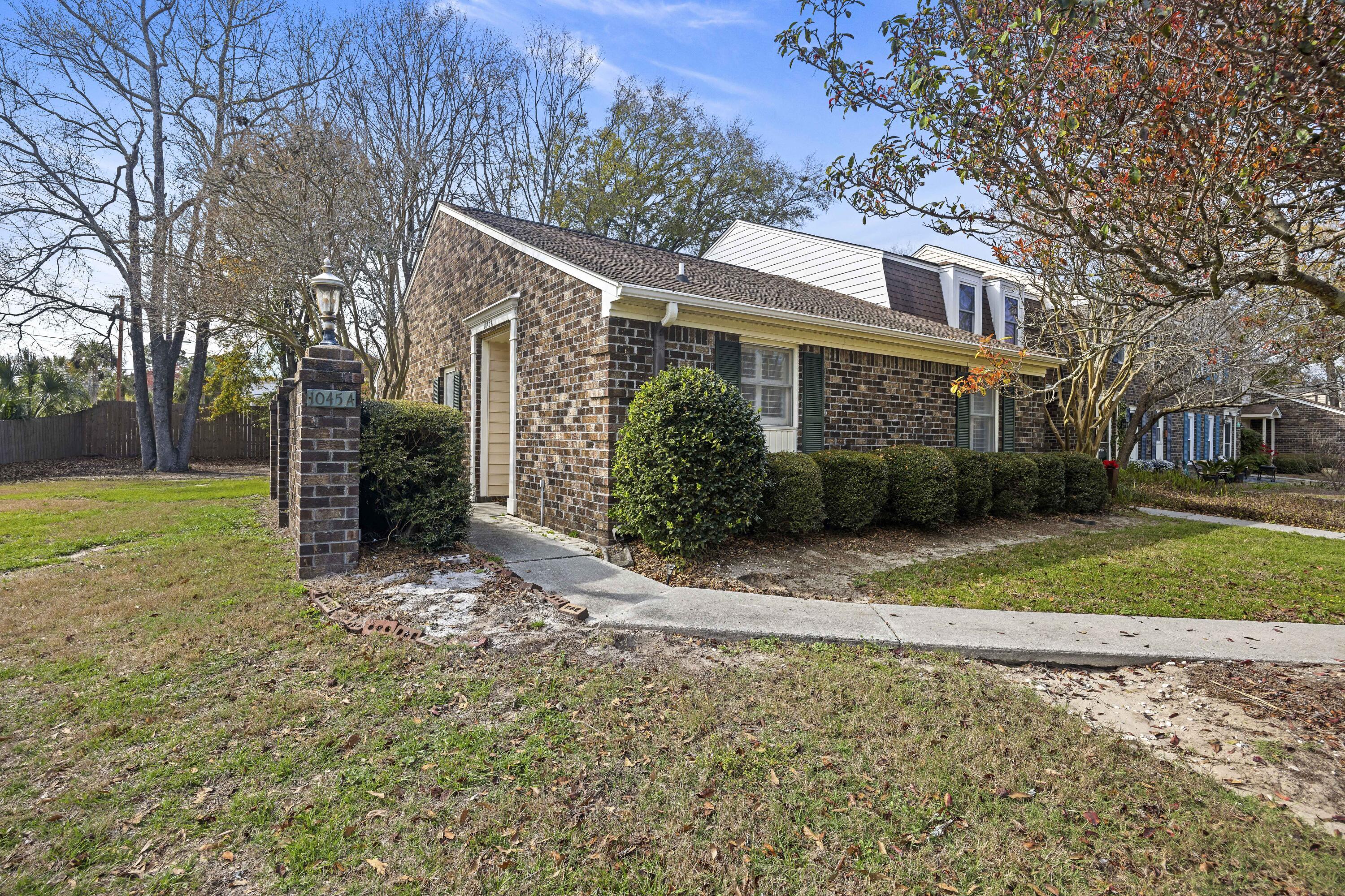 Photo one of 1045 Provincial Cir # A Mount Pleasant SC 29464 | MLS 24005900