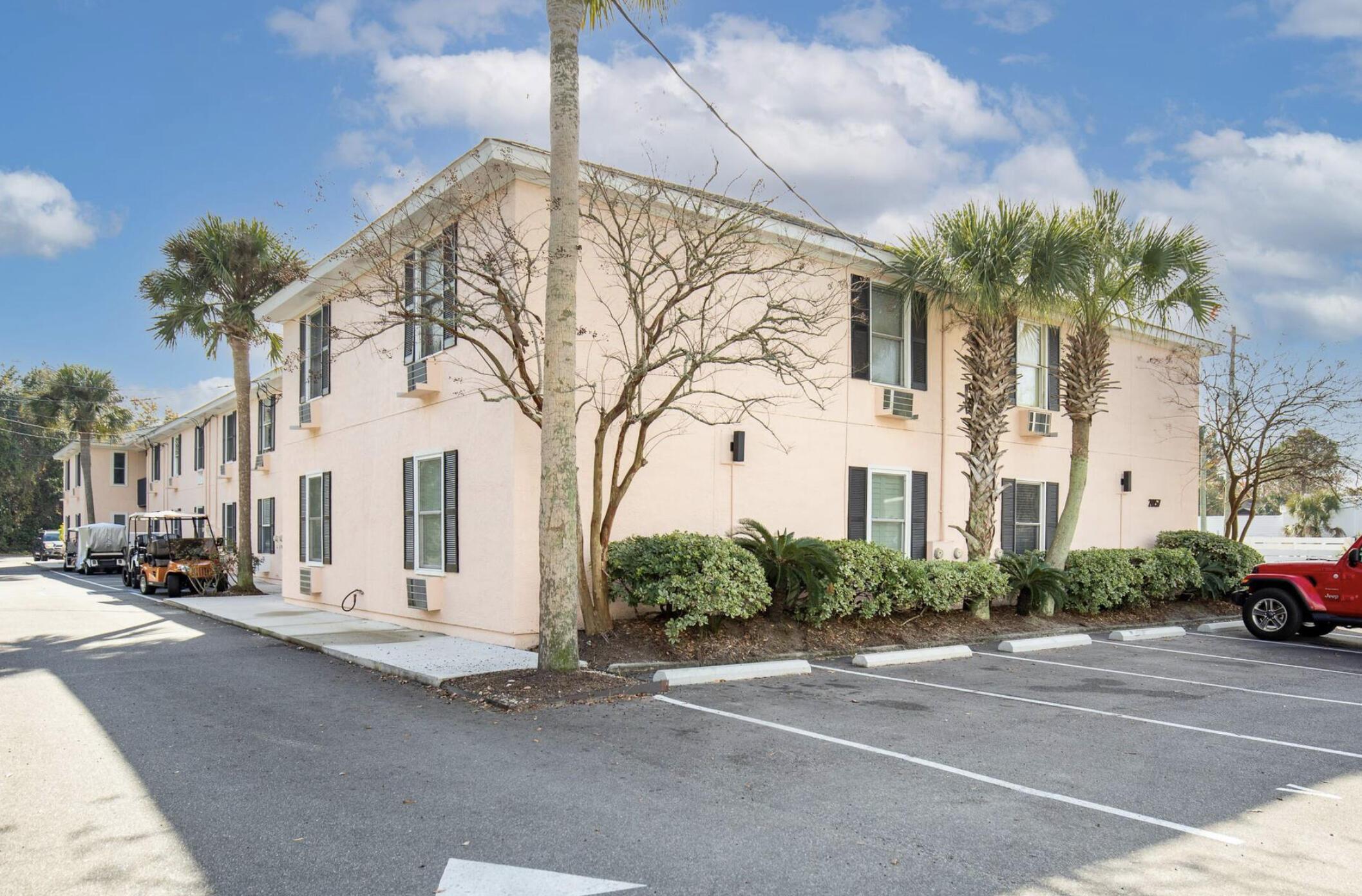 Photo one of 2057 Middle St # 7 Sullivans Island SC 29482 | MLS 24005932