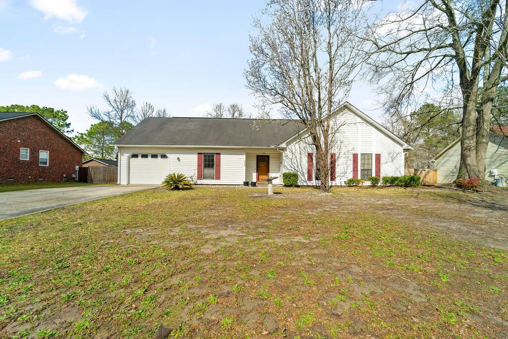 Photo one of 204 Cantilever Ct Summerville SC 29486 | MLS 24006070
