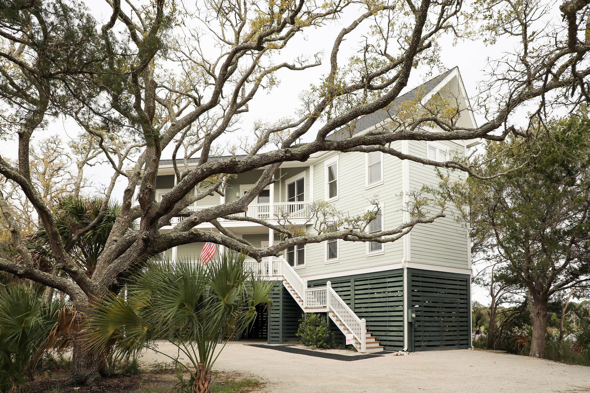 Photo one of 80 Planters Retreat Edisto Island SC 29438 | MLS 24007514