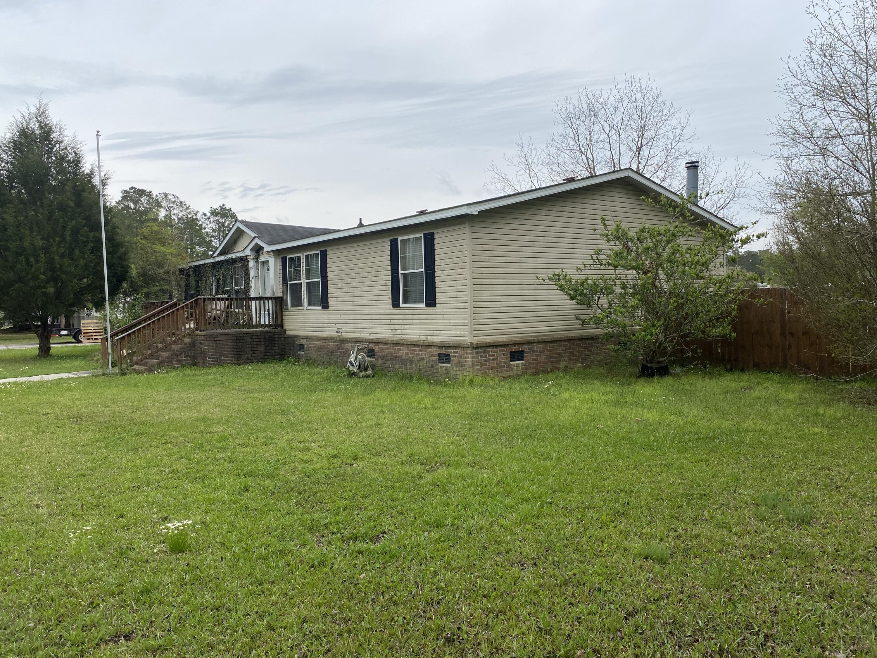 Photo one of 176 Hill Dr Summerville SC 29483 | MLS 24007912