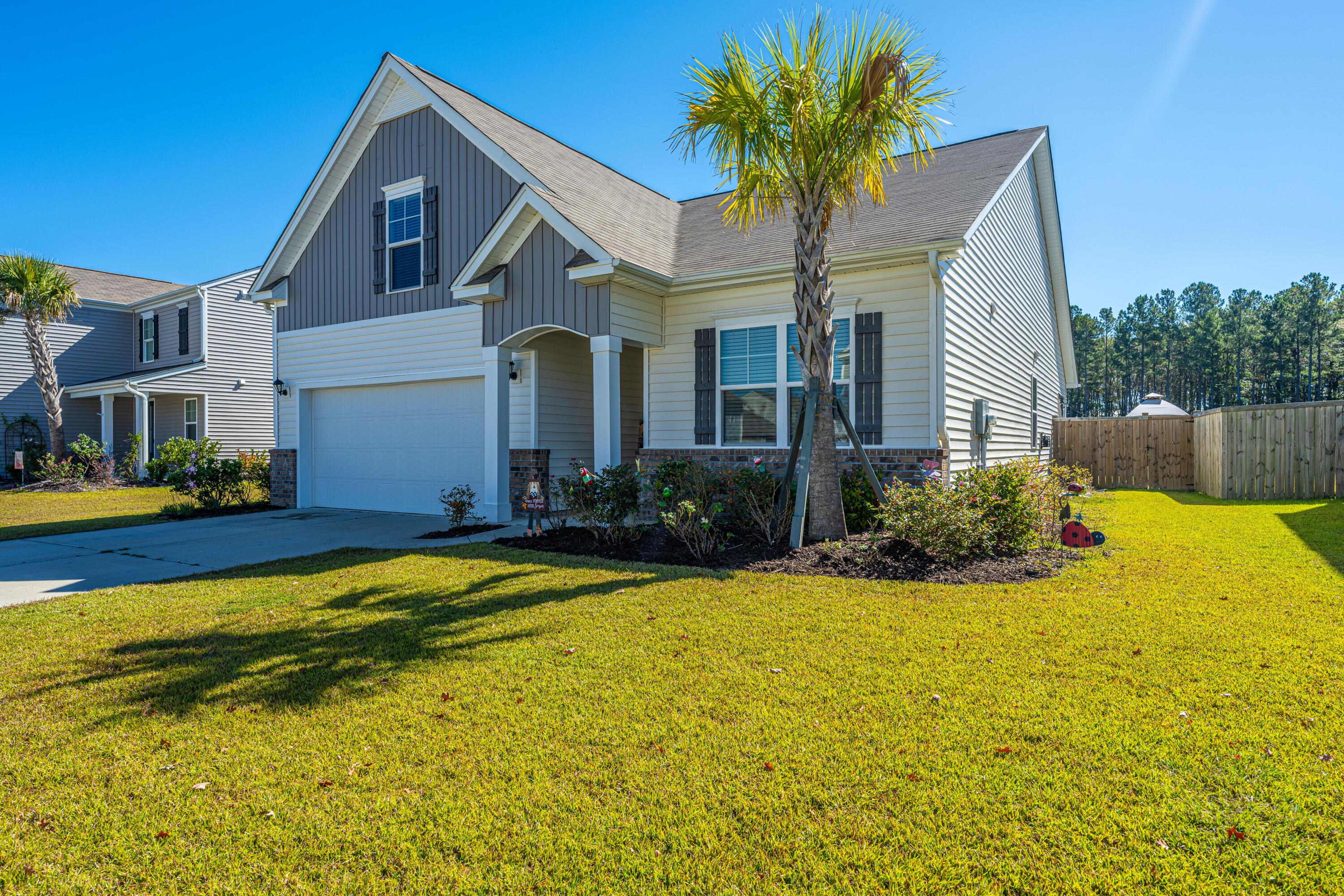 Photo one of 161 Greenwich Dr Summerville SC 29486 | MLS 24008156