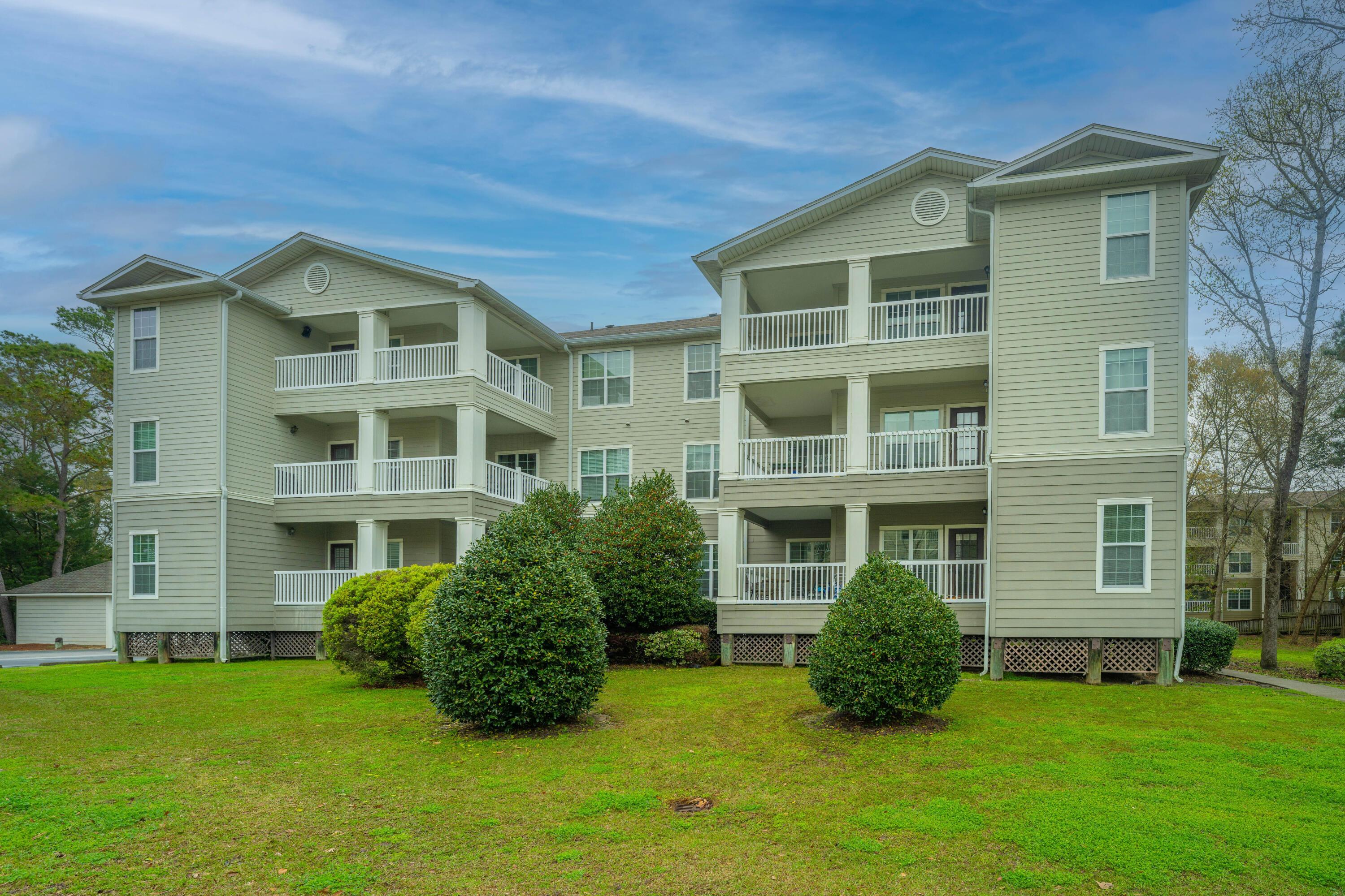 Photo one of 700 Daniel Ellis Dr # 3107 Charleston SC 29412 | MLS 24008325