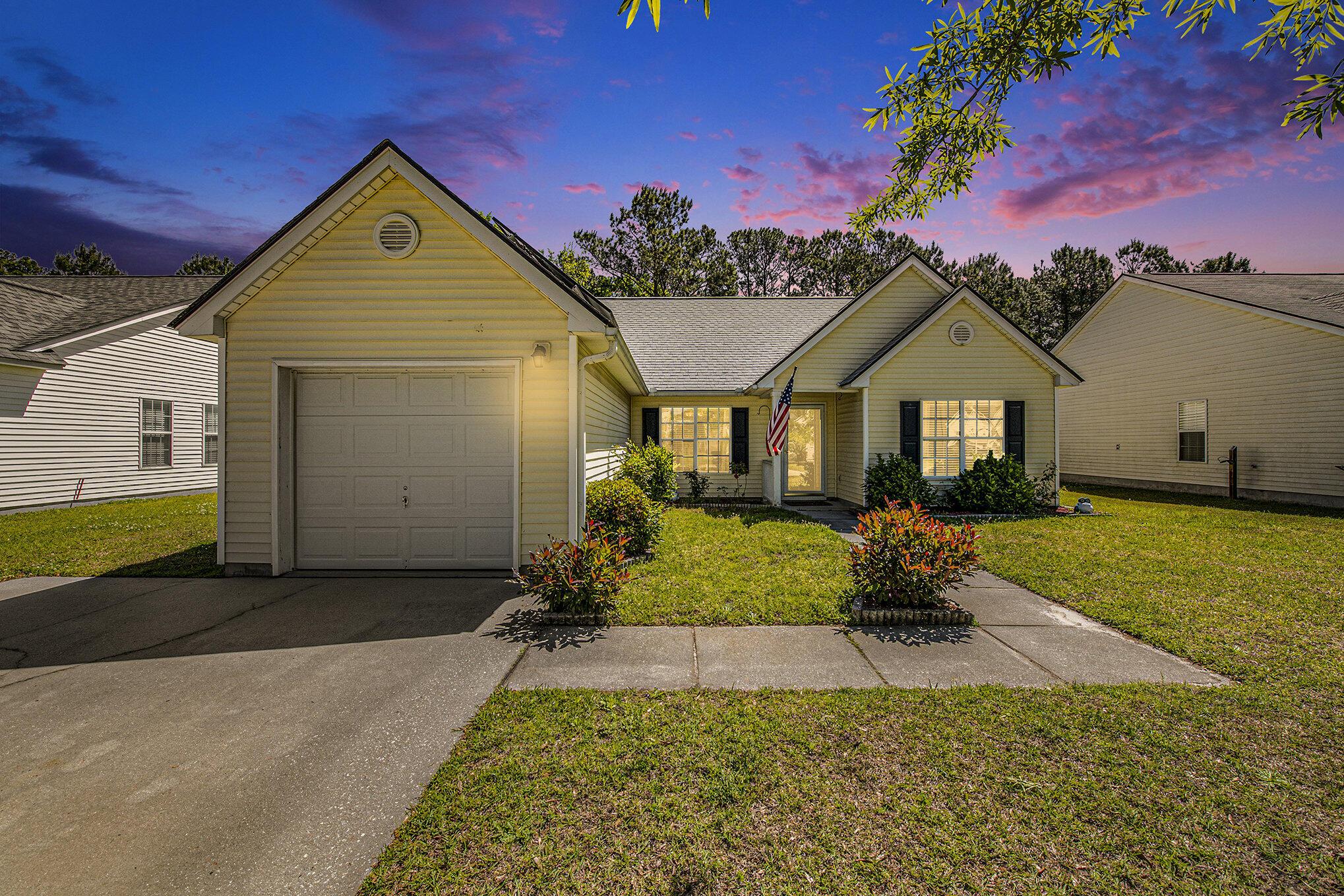 Photo one of 126 Dovetail Cir Summerville SC 29483 | MLS 24008735