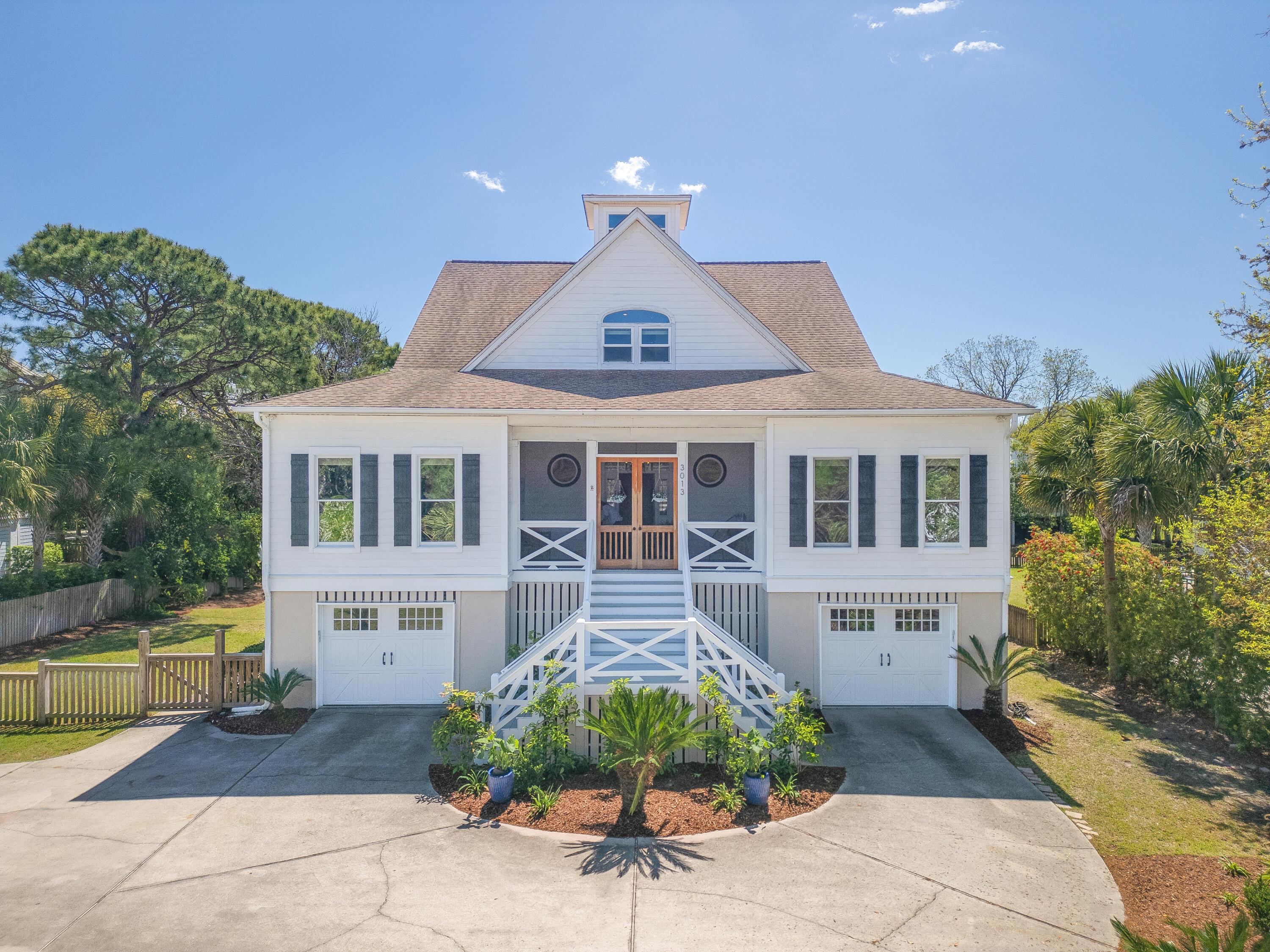 Photo one of 3013 Middle St Sullivans Island SC 29482 | MLS 24008813