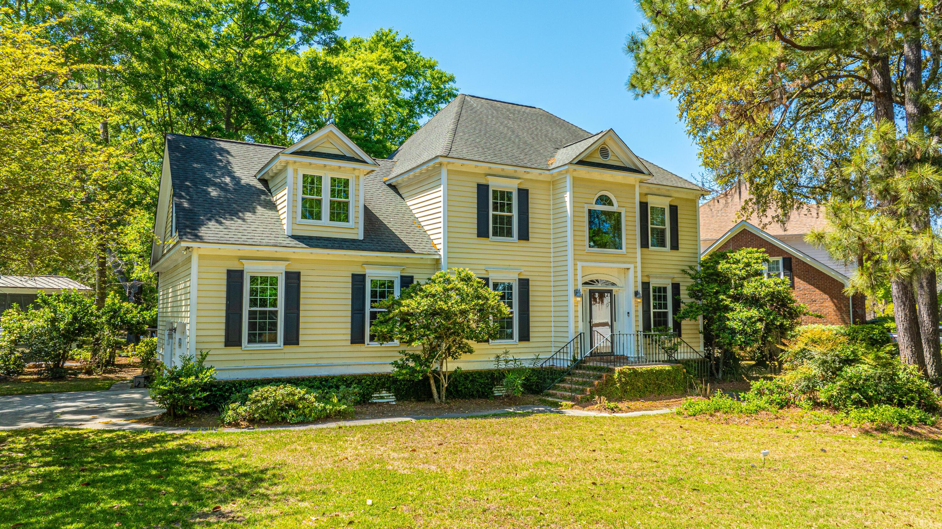 Photo one of 617 Hobcaw Bluff Dr Mount Pleasant SC 29464 | MLS 24008886
