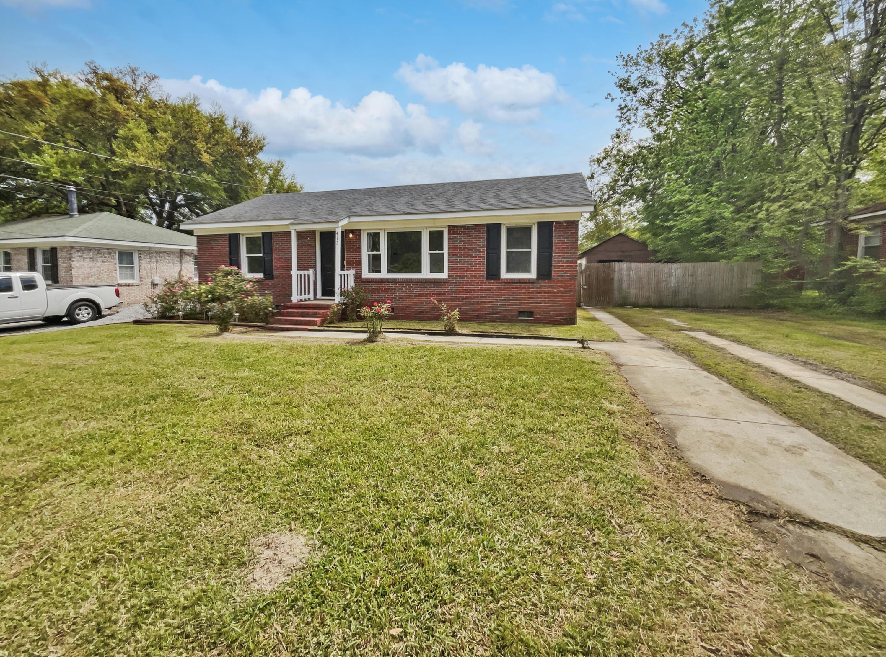Photo one of 412 Annette Dr Goose Creek SC 29445 | MLS 24008965
