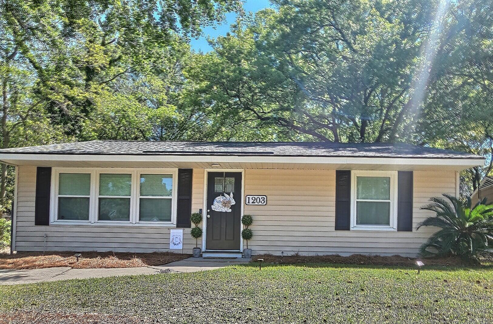 Photo one of 1203 Hawthorne Cir Hanahan SC 29410 | MLS 24009775