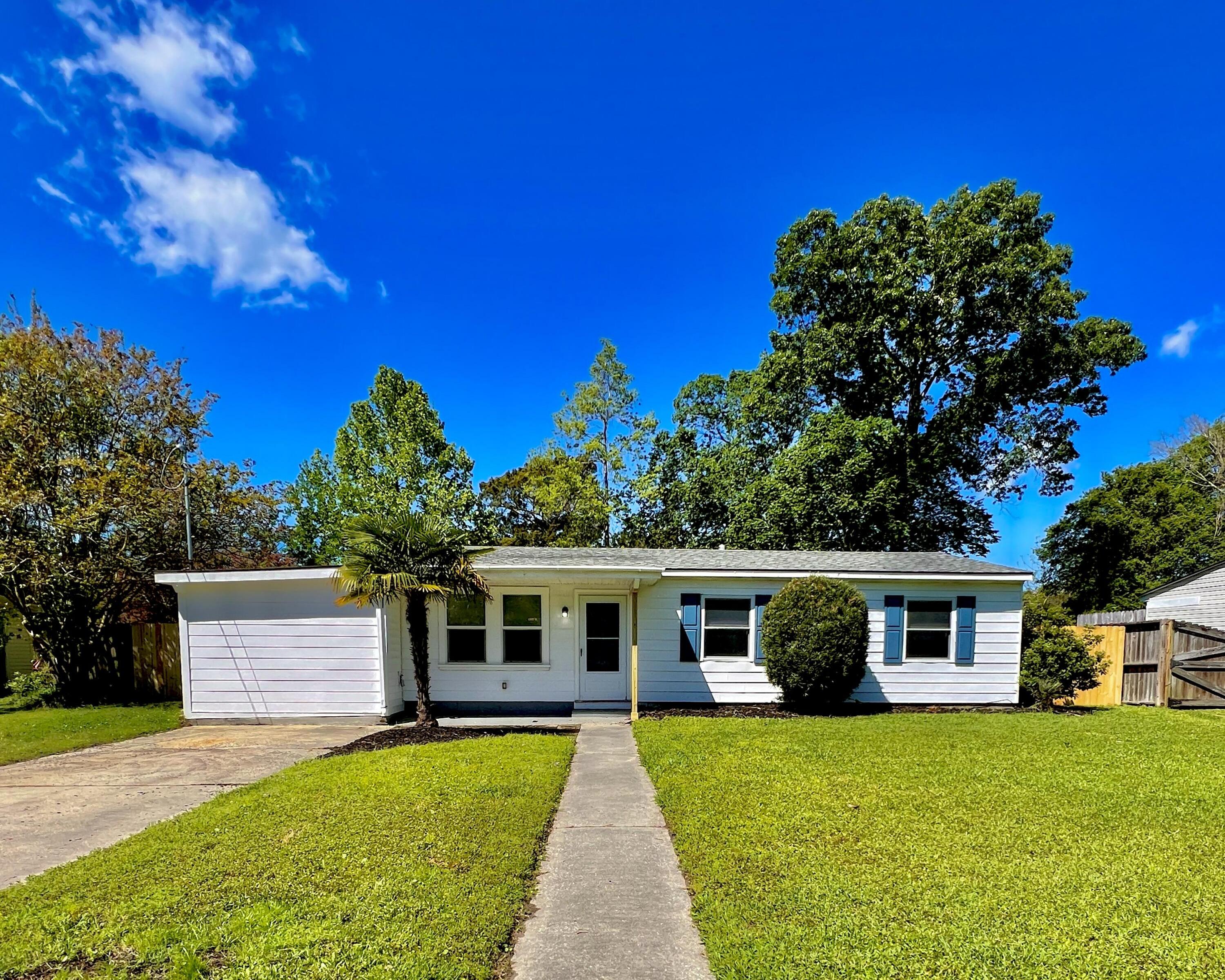 Photo one of 345 Cross St Charleston SC 29407 | MLS 24009857