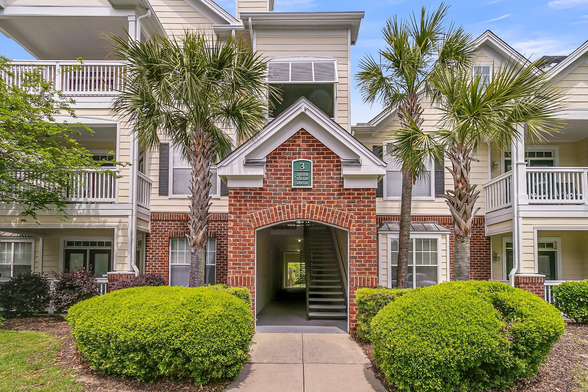 Photo one of 45 Sycamore Ave # 316 Charleston SC 29407 | MLS 24010253