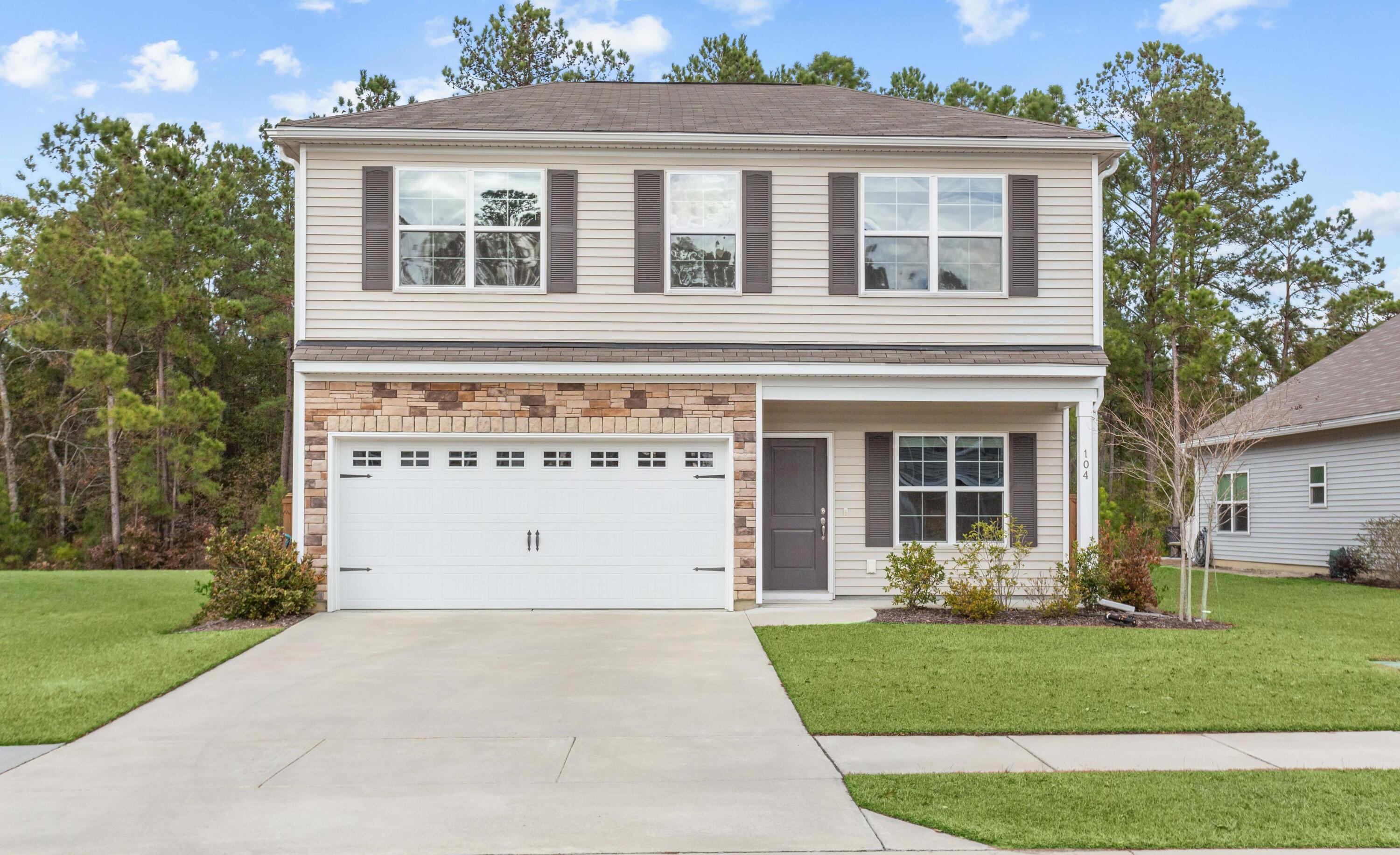 Photo one of 104 Belgian Ct Summerville SC 29486 | MLS 24030423