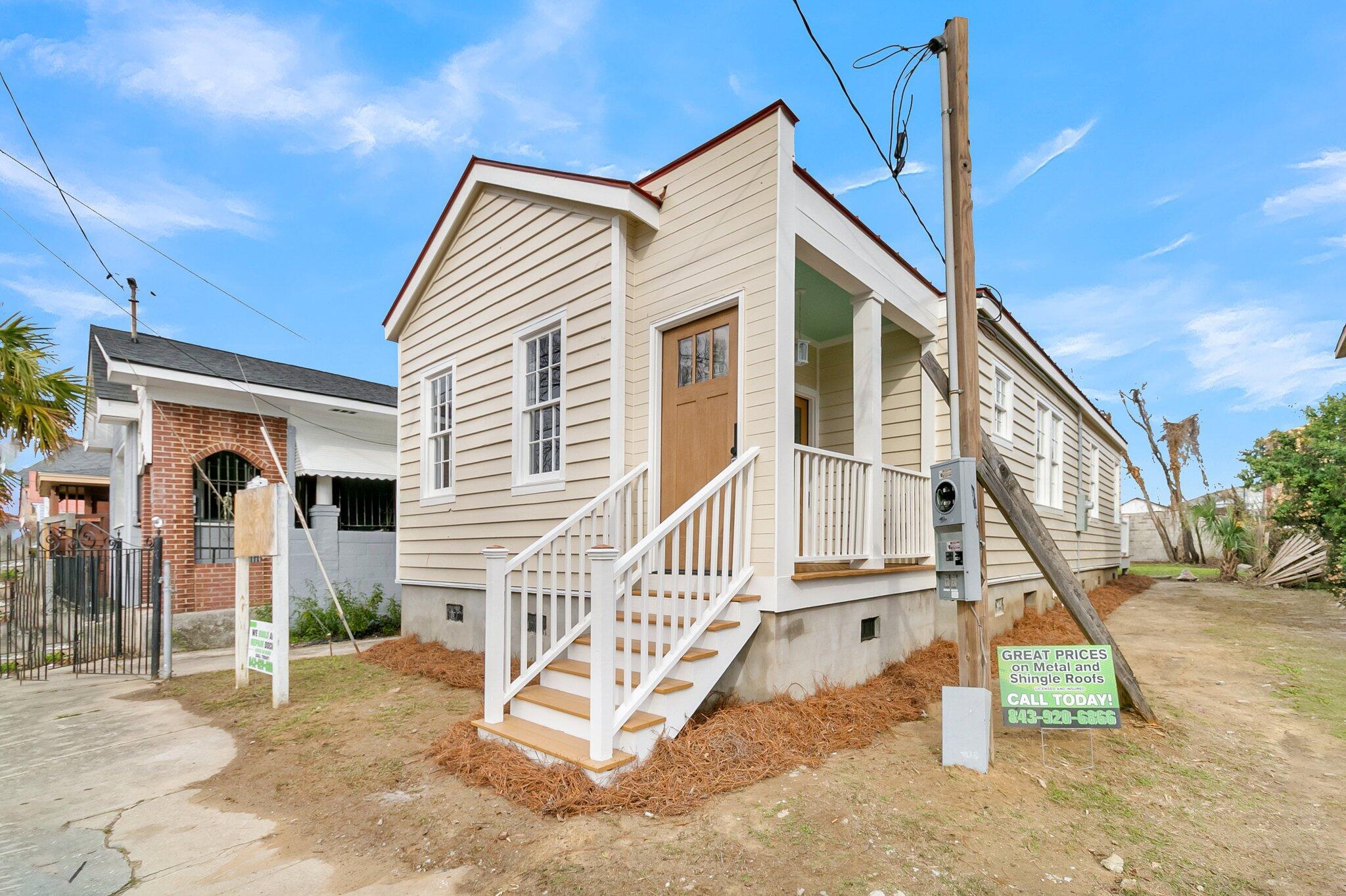 Photo one of 194 Nassau St Charleston SC 29403 | MLS 25000127