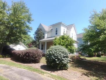 Photo one of 504 Hawthorne Ave Summerville  29483 | MLS 24009534