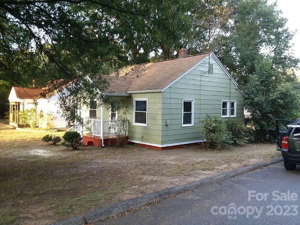 Photo one of 704 Miller Ave Statesville NC 28677 | MLS 3937443